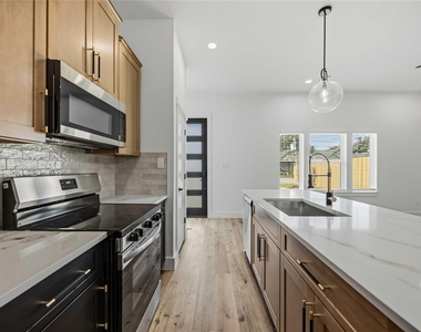 3211 Market Street - Photo Thumbnail 4