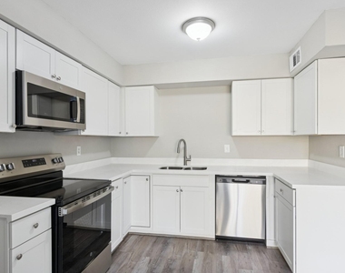 9114 Kempwood Drive - Photo Thumbnail 8