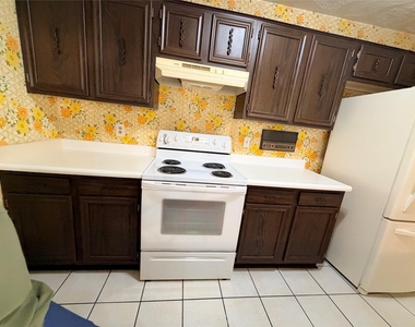 8808 Wilcrest Drive - Photo Thumbnail 6