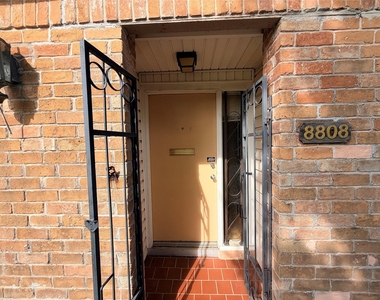 8808 Wilcrest Drive - Photo Thumbnail 3
