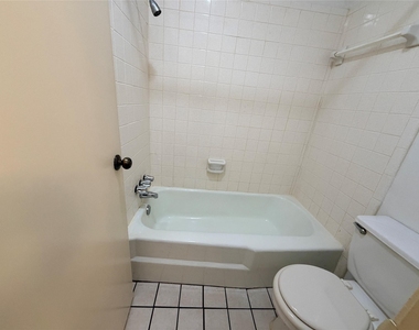 8808 Wilcrest Drive - Photo Thumbnail 15
