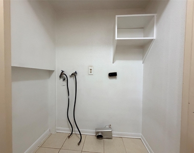8808 Wilcrest Drive - Photo Thumbnail 16