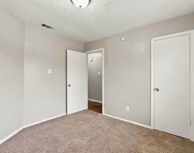 23927 Tayloe House Lane - Photo Thumbnail 12