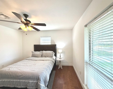 5454 Imogene Street - Photo Thumbnail 21