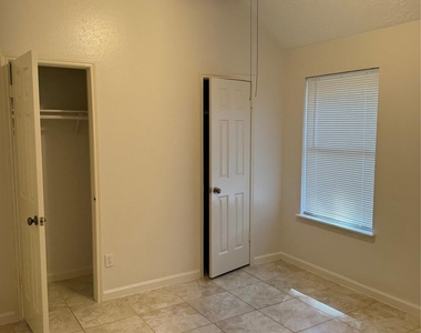 9911 Orangevale Drive - Photo Thumbnail 36