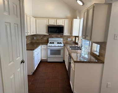 9911 Orangevale Drive - Photo Thumbnail 18