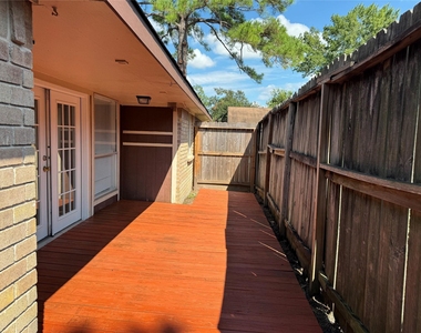 9911 Orangevale Drive - Photo Thumbnail 14
