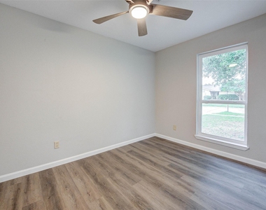 2315 Green Knoll Drive - Photo Thumbnail 25
