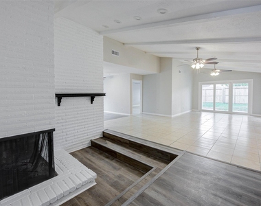 2315 Green Knoll Drive - Photo Thumbnail 9