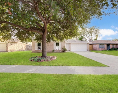 2315 Green Knoll Drive - Photo Thumbnail 2