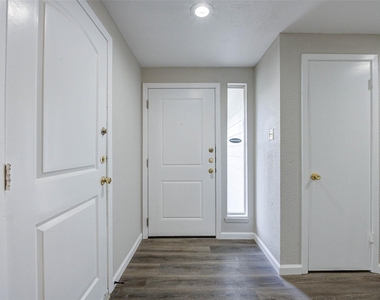 2315 Green Knoll Drive - Photo Thumbnail 7