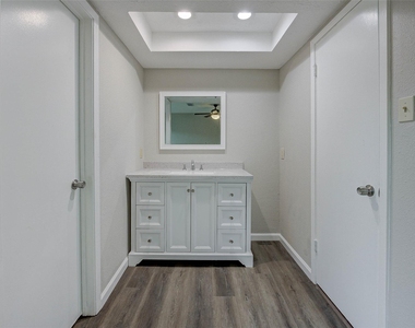 2315 Green Knoll Drive - Photo Thumbnail 32