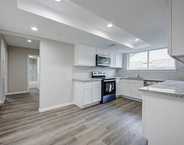 2315 Green Knoll Drive - Photo Thumbnail 18