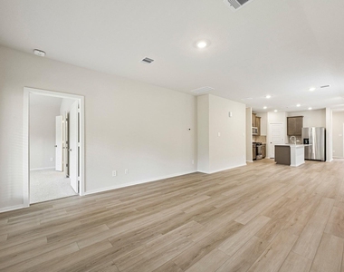 383 Sunrise Ranch Drive - Photo Thumbnail 3