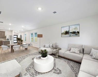 383 Sunrise Ranch Drive - Photo Thumbnail 5