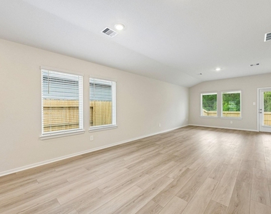 383 Sunrise Ranch Drive - Photo Thumbnail 11