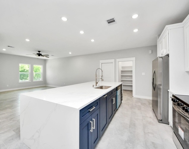 1307 Laskey Street - Photo Thumbnail 31