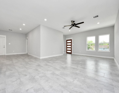 1307 Laskey Street - Photo Thumbnail 11