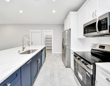 1307 Laskey Street - Photo Thumbnail 32