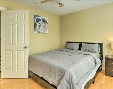 1006 Rochow Street - Photo Thumbnail 19