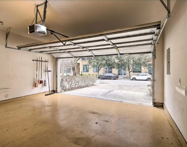 1006 Rochow Street - Photo Thumbnail 28