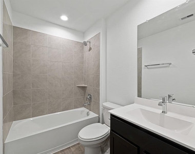 7910 Duck Ponds Place - Photo Thumbnail 13