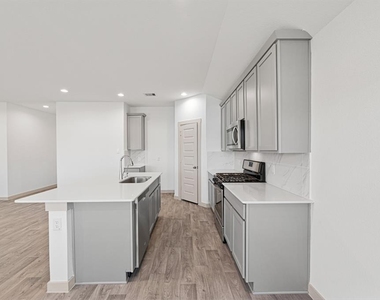 7910 Duck Ponds Place - Photo Thumbnail 5