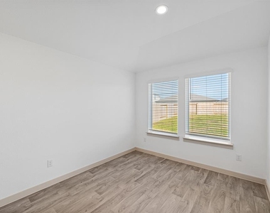7910 Duck Ponds Place - Photo Thumbnail 12