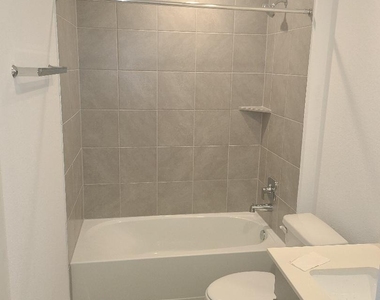 7910 Duck Ponds Place - Photo Thumbnail 14