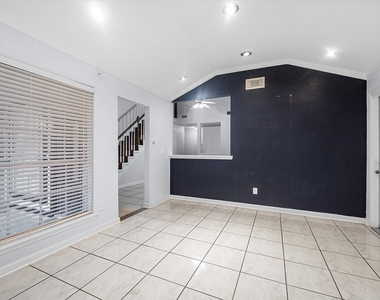 3823 Suttonford Drive - Photo Thumbnail 7