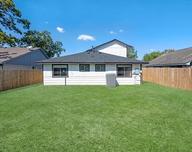 3823 Suttonford Drive - Photo Thumbnail 16