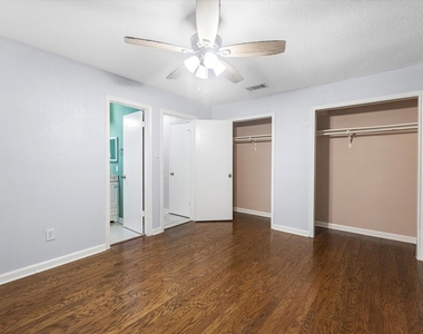 3823 Suttonford Drive - Photo Thumbnail 10