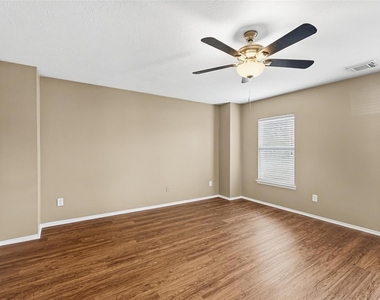 7707 Atwood Manor Court - Photo Thumbnail 8