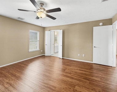 7707 Atwood Manor Court - Photo Thumbnail 7