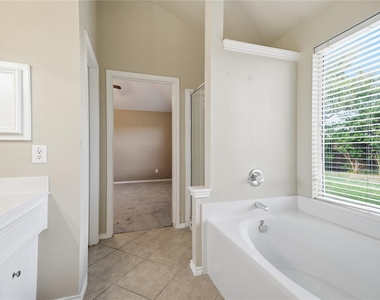 872 Rock Harbor Lane - Photo Thumbnail 20