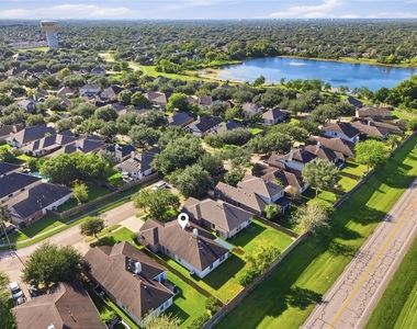 872 Rock Harbor Lane - Photo Thumbnail 3