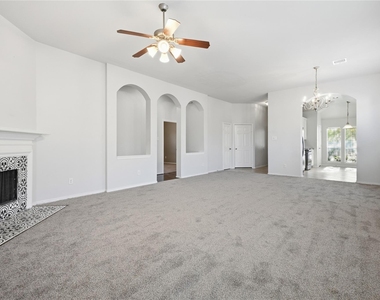 872 Rock Harbor Lane - Photo Thumbnail 8