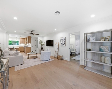 2210 Wakefield Drive - Photo Thumbnail 8