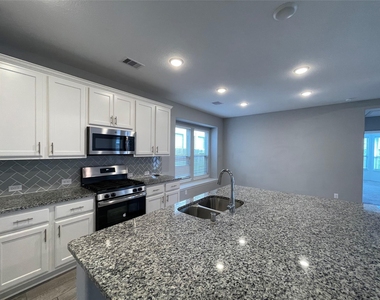 308 Tangle Birch Court - Photo Thumbnail 9