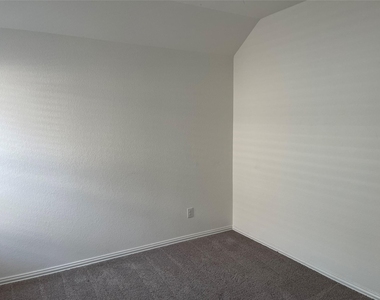 308 Tangle Birch Court - Photo Thumbnail 18