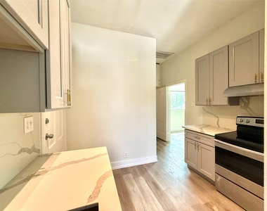 805 10 Th Street - Photo Thumbnail 4