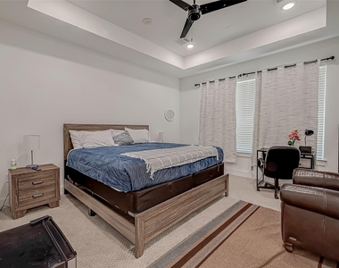 2726 Anita Street - Photo Thumbnail 19