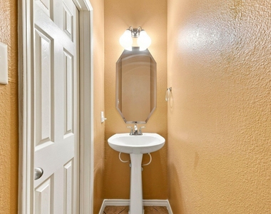 16551 Pentonshire Lane - Photo Thumbnail 22
