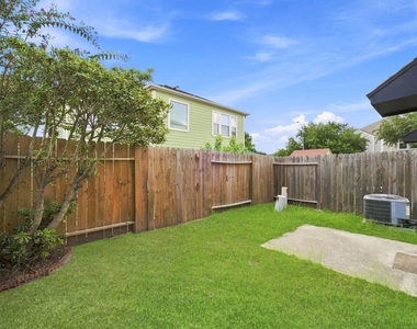 16551 Pentonshire Lane - Photo Thumbnail 43
