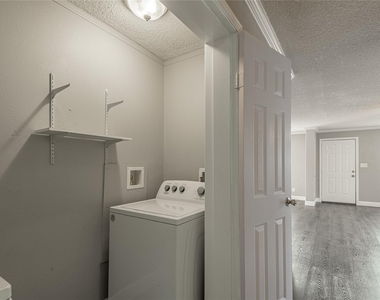 164 Varsity Drive - Photo Thumbnail 14