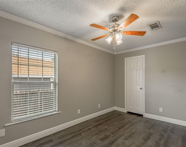 164 Varsity Drive - Photo Thumbnail 15