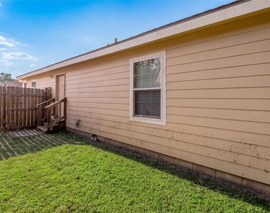 164 Varsity Drive - Photo Thumbnail 33