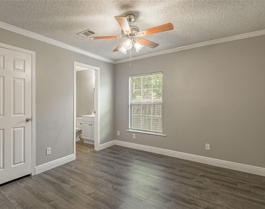 164 Varsity Drive - Photo Thumbnail 22