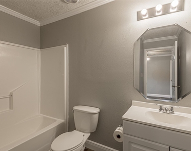 164 Varsity Drive - Photo Thumbnail 21