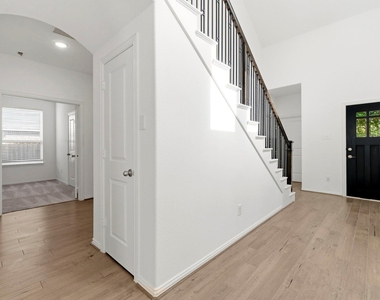 141 Emory Birch Drive - Photo Thumbnail 4